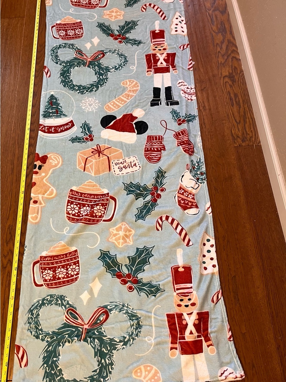 Super Soft Light‎ Blue, Red & Green Holiday Motif Throw